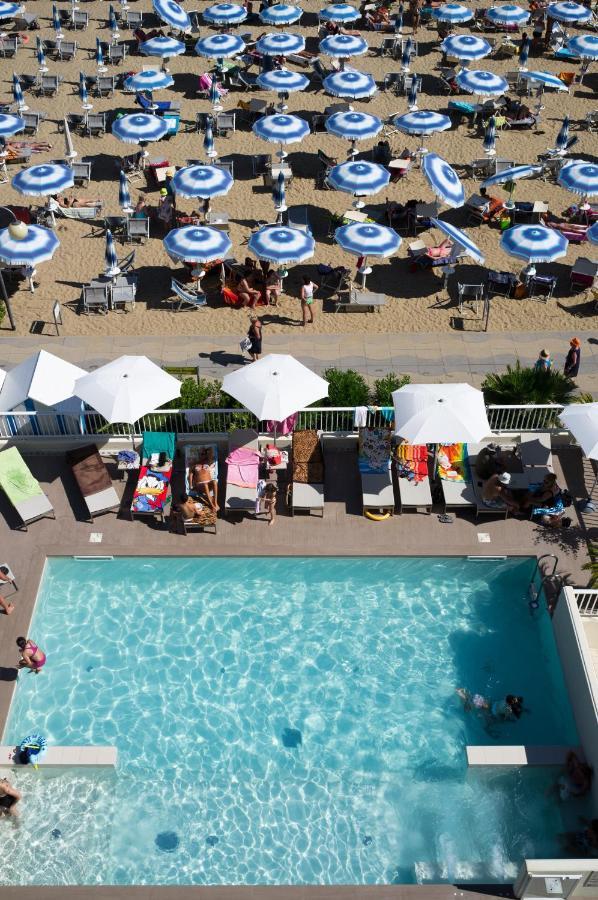 Hotel Canarie Lido di Jesolo Buitenkant foto