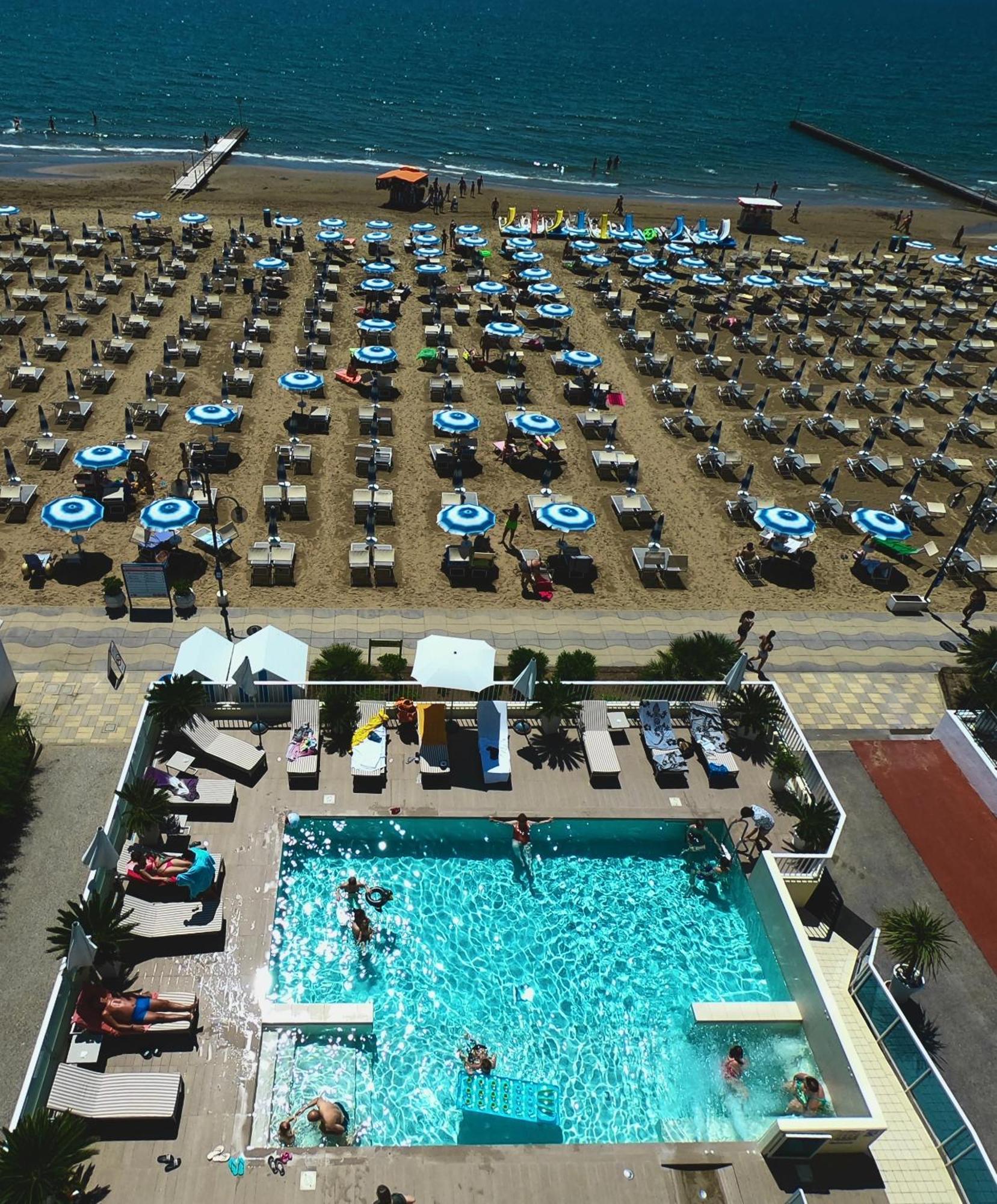 Hotel Canarie Lido di Jesolo Buitenkant foto