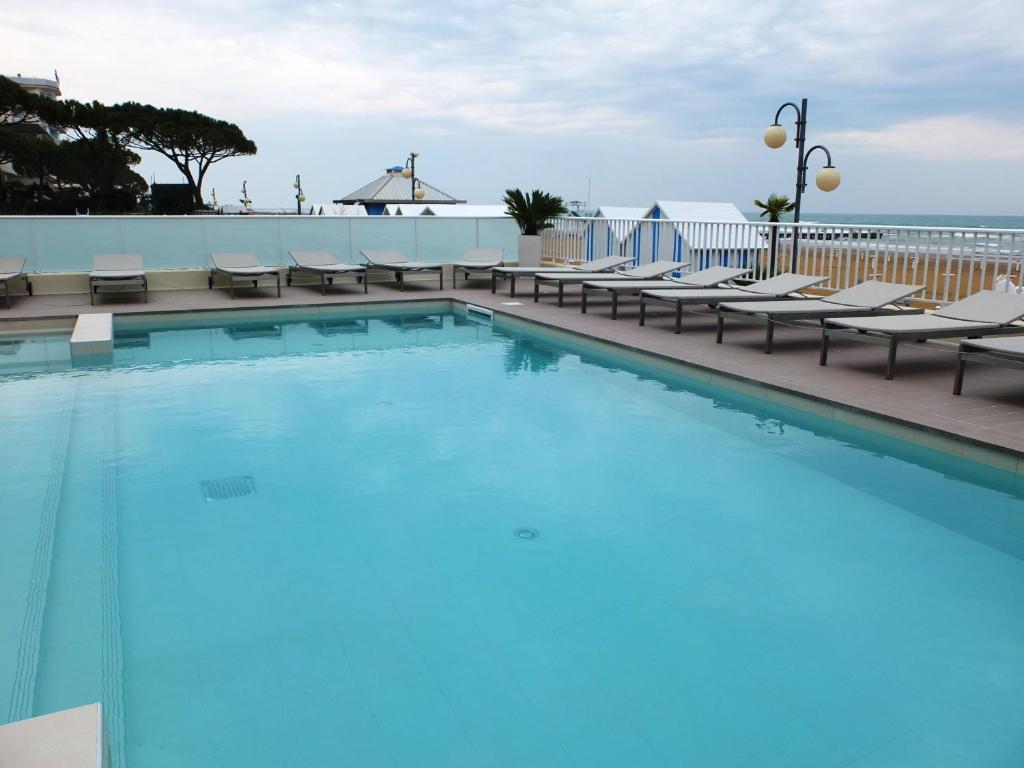 Hotel Canarie Lido di Jesolo Buitenkant foto