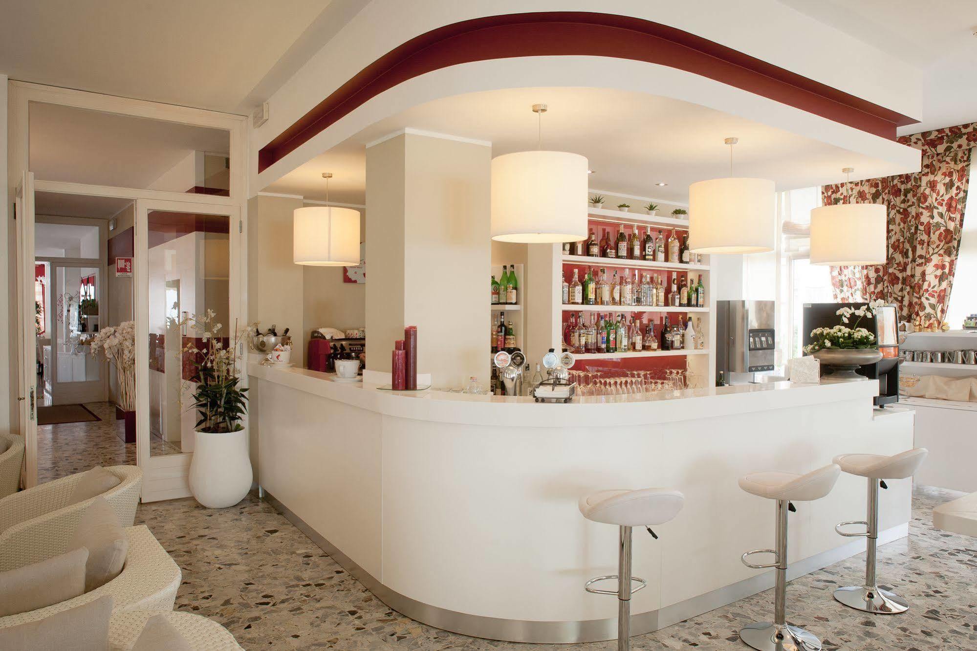 Hotel Canarie Lido di Jesolo Buitenkant foto